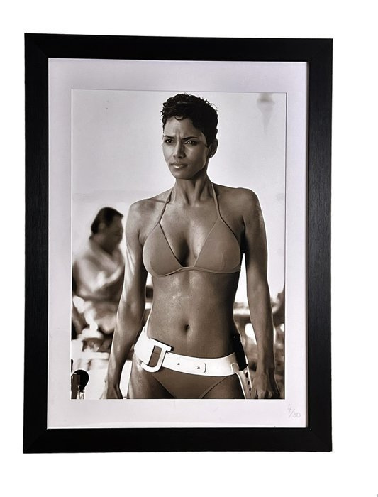 James Bond 007: Die Another Day - Halle Berry as "Jinx" - Ku