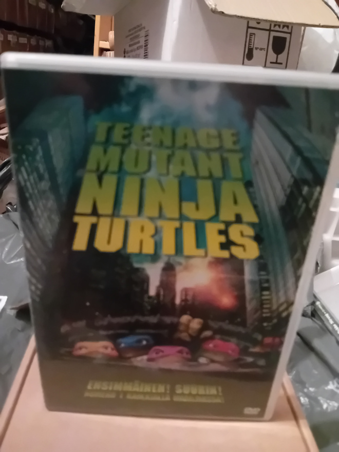 DVD Teenage Mutant Ninja Turtles (  SIS POSTIKULU )