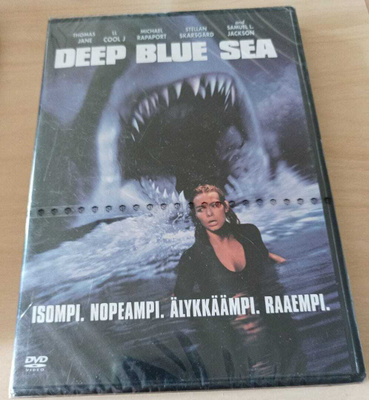 DEEP BLUE SEA (1999)