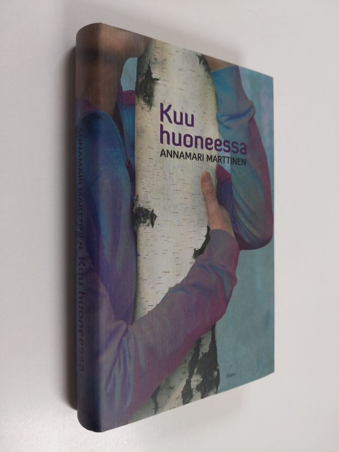 Annamari Marttinen : Kuu huoneessa