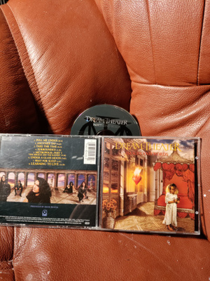 DREAM THEATER -images and words CD.