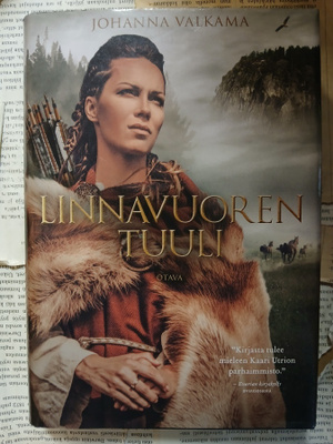 Johanna Valkama - Linnavuoren Tuuli (sid.)