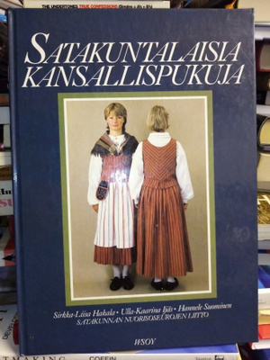 HAKALA : SATAKUNTALAISIA KANSALLISPUKUJA ( SIS POSTIKULU)