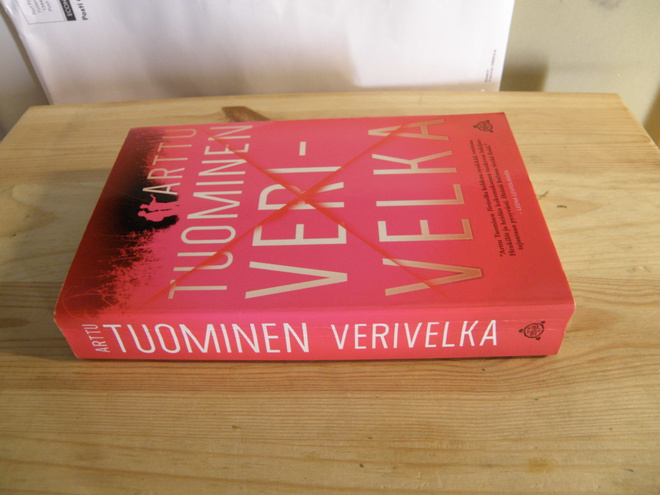 Arttu Tuominen Verivelka (nidottu)