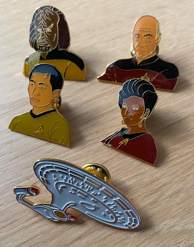 Viisi Star Trek pinssiä