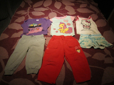 Vaatepaketti 86 Barbaba, Hello Kitty, ym. 10 kpl