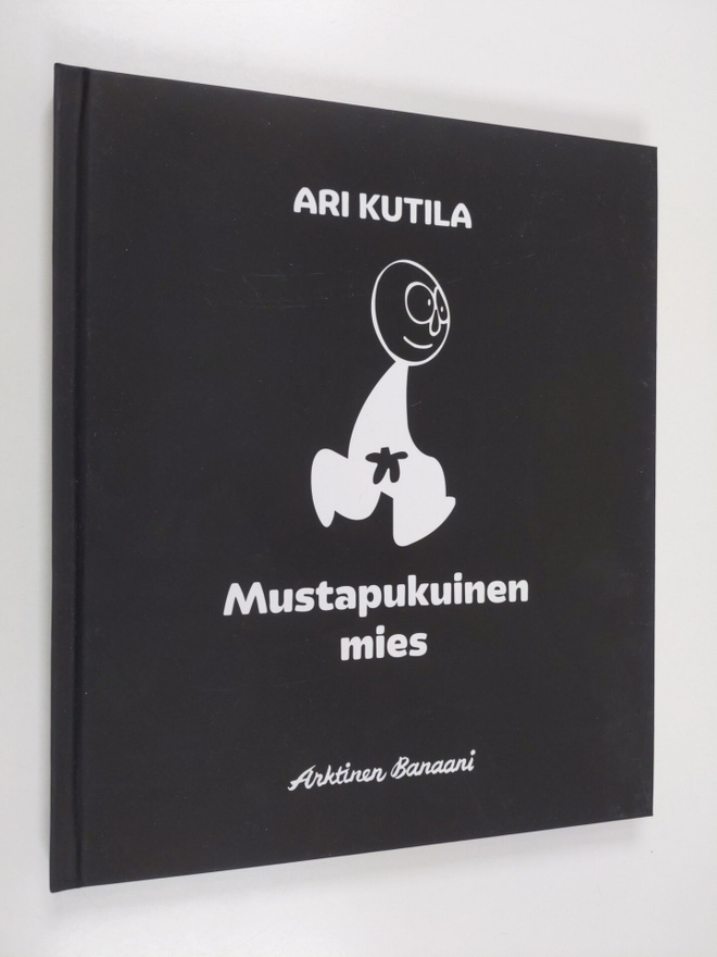 Ari Kutila : Mustapukuinen mies