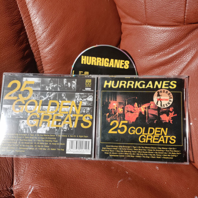 HURRIGANES -25 golden greats CD.