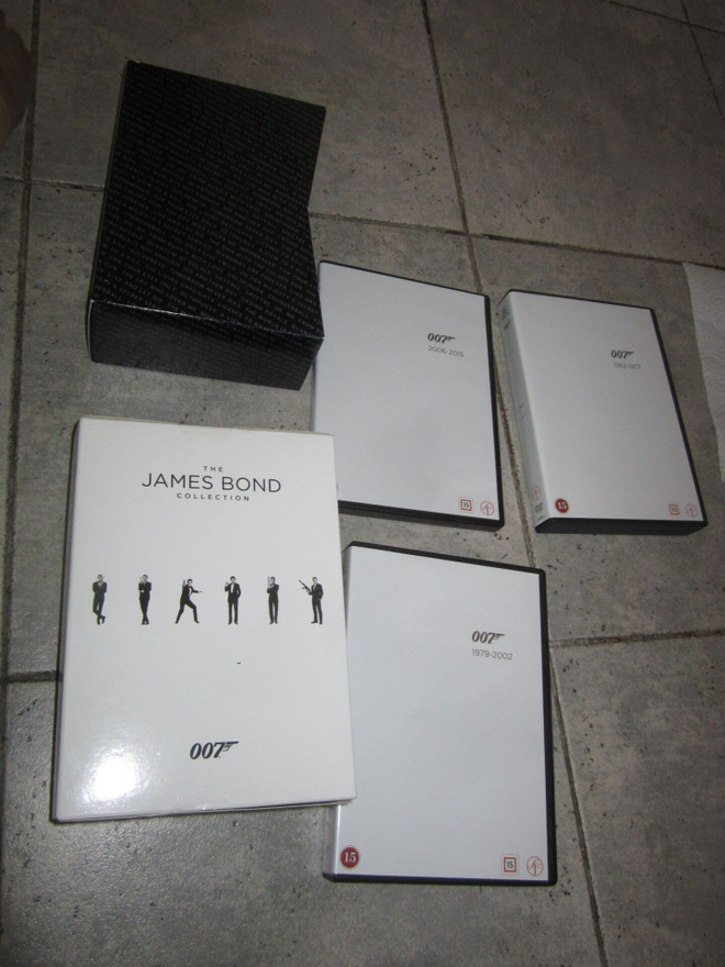 The James Bond Dvd Collection sisältää 24 elokuvaa