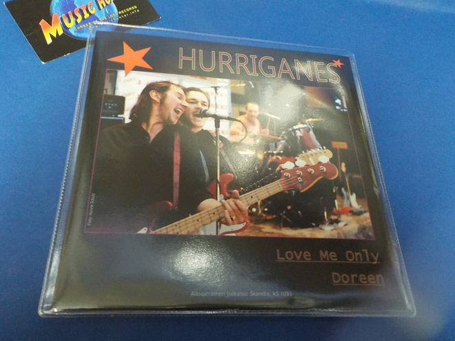 HURRIGANES - LOVE ME ONLY / DOREEN UUSI 7'' SINGLE
