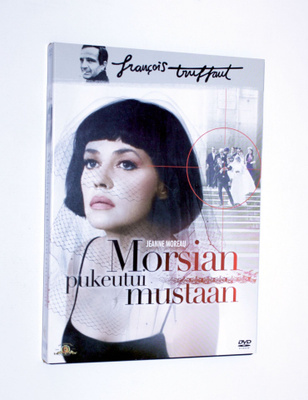Morsian pukeutui mustaan