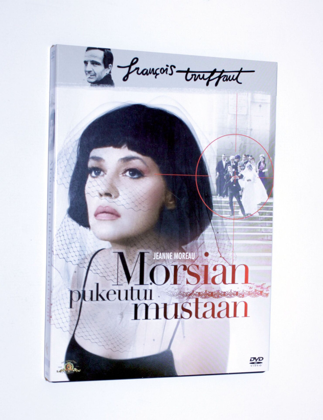 Morsian pukeutui mustaan