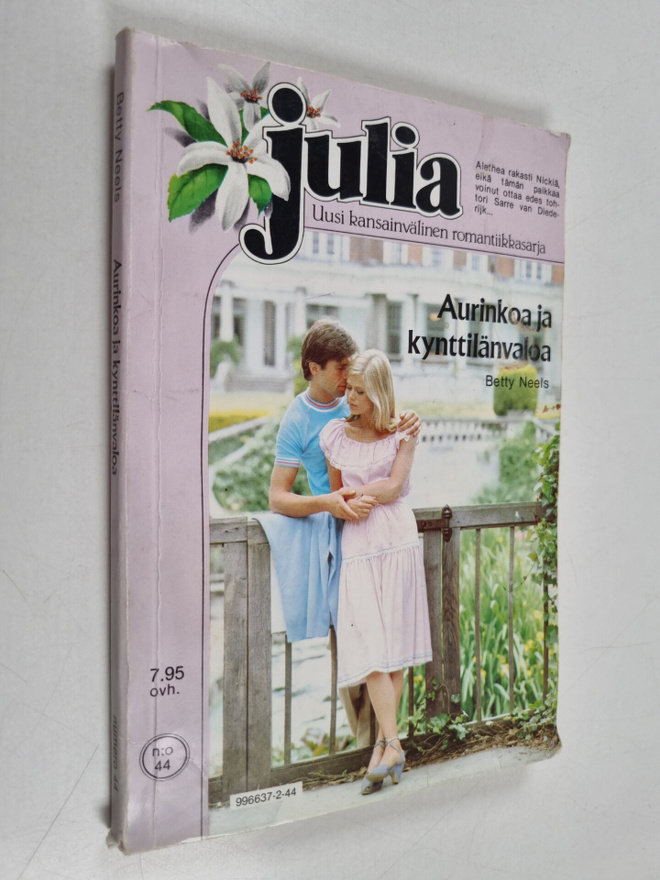 Betty Neels : Aurinkoa ja kynttilänvaloa