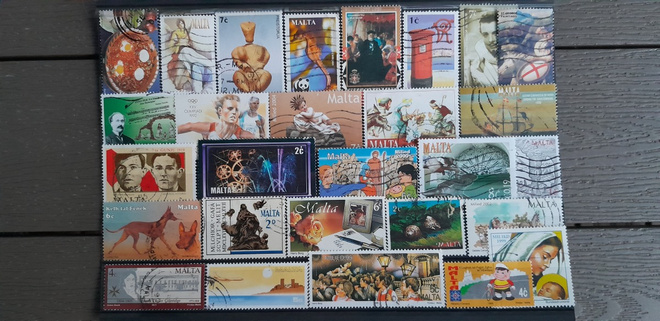 MALTA n.1990-2000 luku LEIMATTUJA postimerkkejä 28 kpl