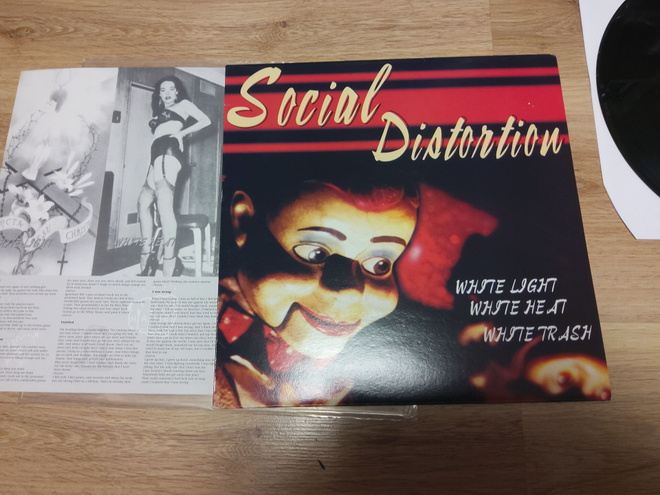 Social Distortion – White Light White Heat White Trash