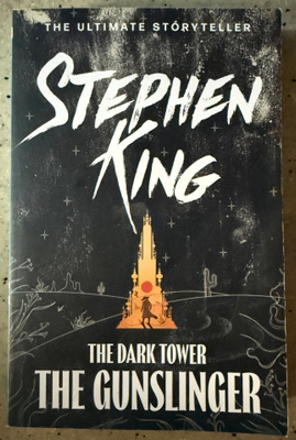 [Kirja] STEPHEN KING: THE DARK TOWER - THE GUNSLINGER