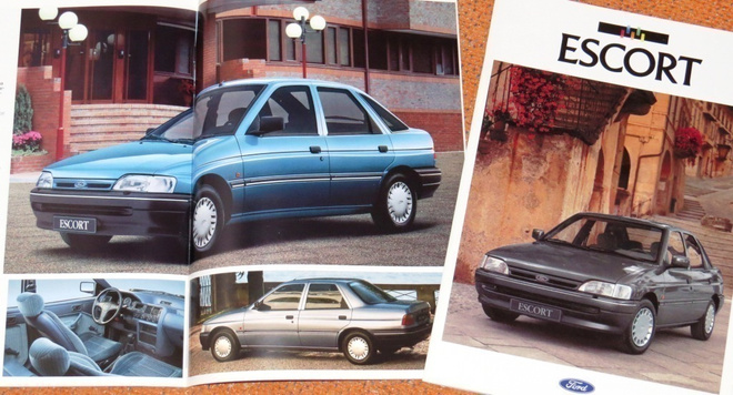 1992 Ford Escort esite - KUIN UUSI - suom - 32 sivua