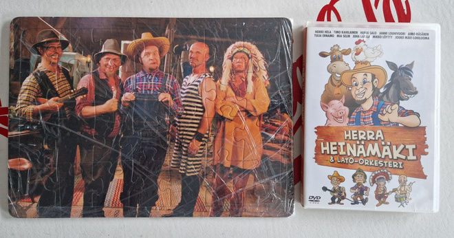 Herra Heinämäki&Lato-Okesteri DVD ja Palapeli