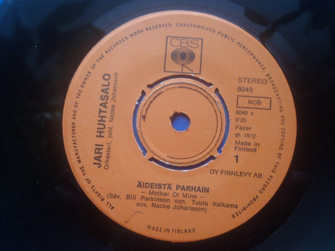 JARI HUHTASALO - ÄIDEISTÄ PARHAIN 7" single