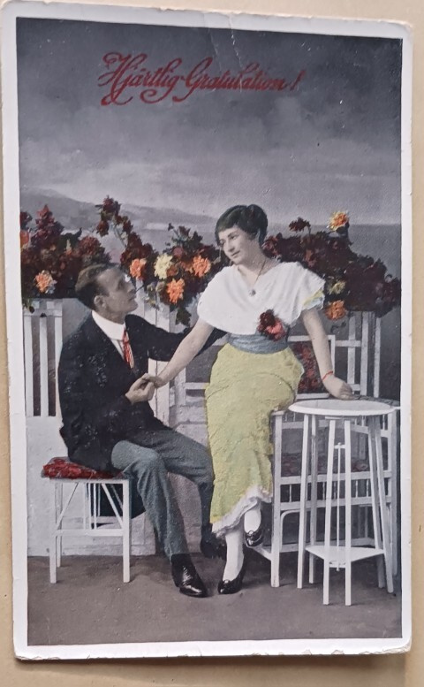 Nuoren parin hellä hetki parvekkeella, p. 1924