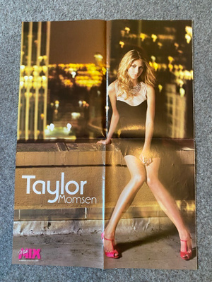 Taylor Momsen juliste