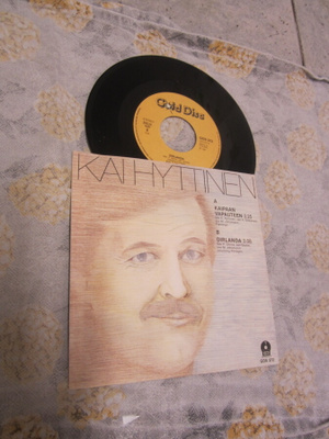 KAI HYTTINEN  : DIRLANDA / KAIPAAN VAPAUTEEN ( hieno EX