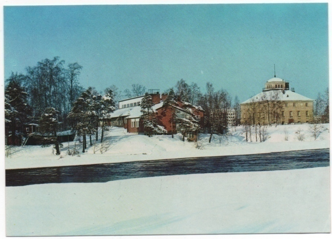 Joensuu Karjalantalo talvella joki