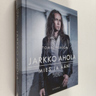 Tomi Lindblom : Jarkko Ahola : mies ja ääni - Mies ja ääni - pikkukuva 1