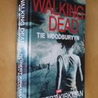 Kirkman Bonansinga The Walking Dead Tie Woodburyyn - pikkukuva 1