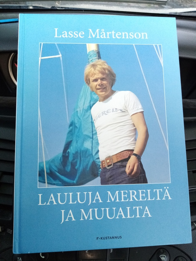 Lasse MÅRTENSON : Lauluja mereltä ja muualta ( SIS POSTIKULU