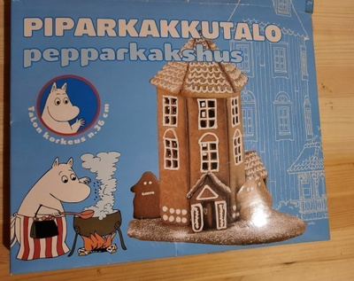 Muumitalo ja muumit piparimuotit