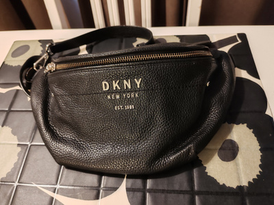 DKNY New York vyölaukku