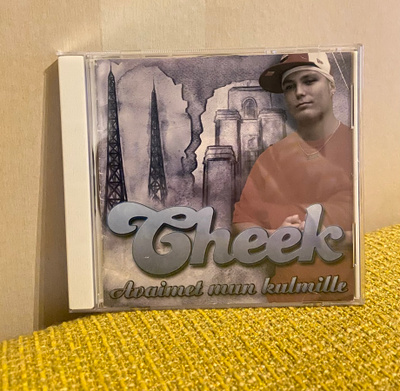 Cheek Avaimet mun kulmille