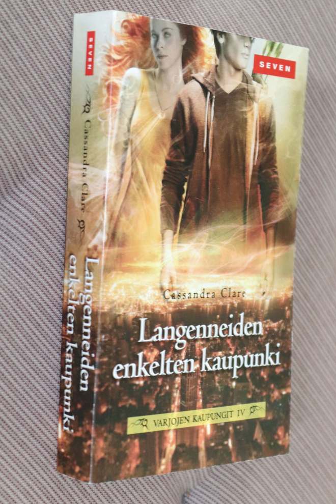 Cassandra Clare : Langenneiden enkelten kaupunki ( pokkari )