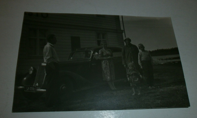 Vampula 1932, perhe auton edessä, mv valokuva / pk, ei p.