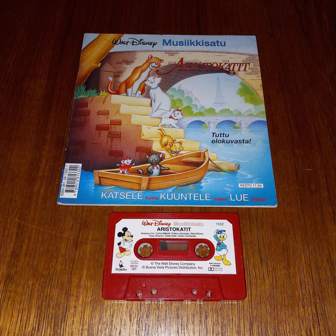 Walt Disney musiikkisatu – Aristokatit– kirja & kasetti