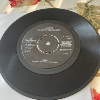 DAVE: Flirtaten * Minä ja Bobby McGee * FIN 1971