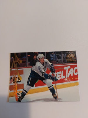 1997-98 Paramount #7 Teemu Selänne