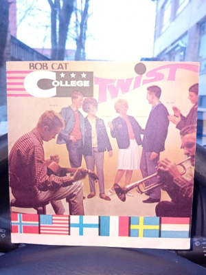 7" flexi single Bob Cat College Twist ( LUHTA ) SIS POSTIKUL