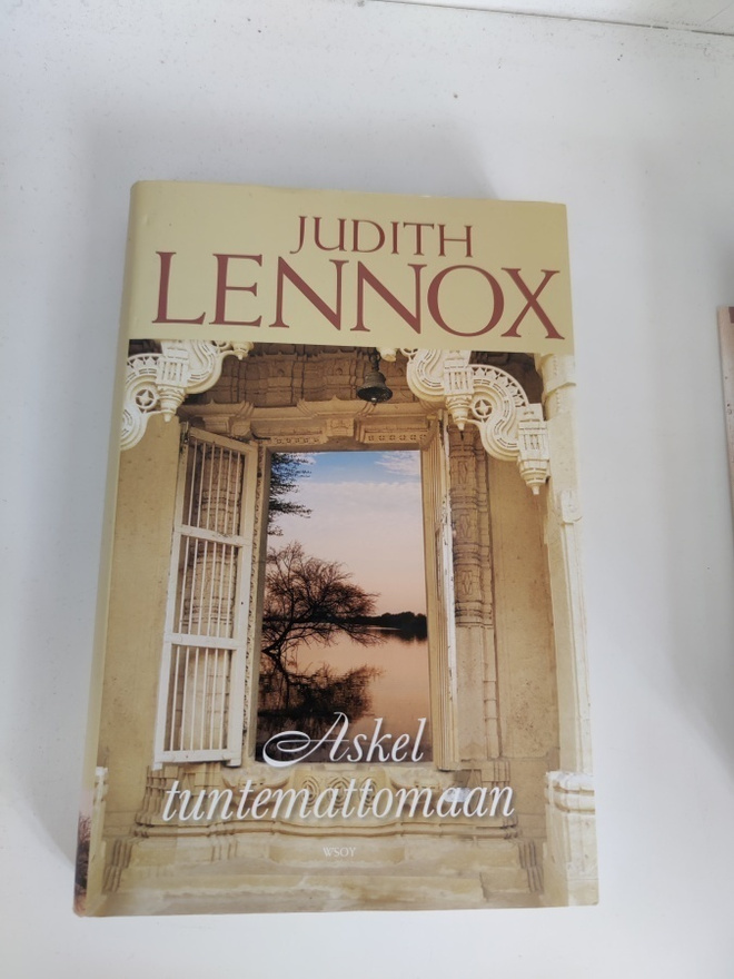 Judith Lennox; Askel tuntemattomaan