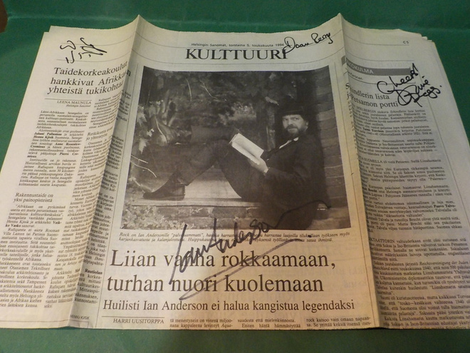JETHRO TULL 4x NIMIKIRJOITUKSET SANOMALEHTISIVULLA