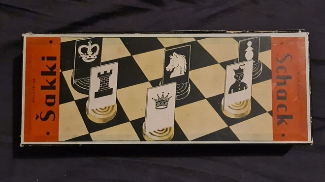 VINTAGE # Shakkinappulat - Puu/Pahvi ( Kuvataide )