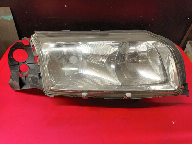 Volvo S80 vm2001 ajovalolyhty oik.
