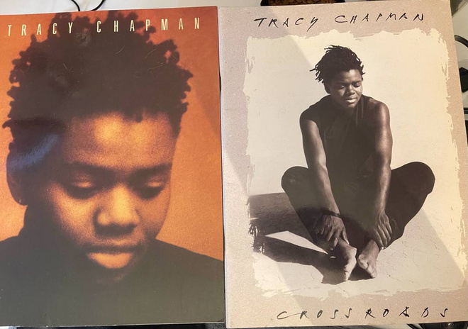 2 x Tracy Chapman nuottikirja (Tracy Chapman + CrossRoads)