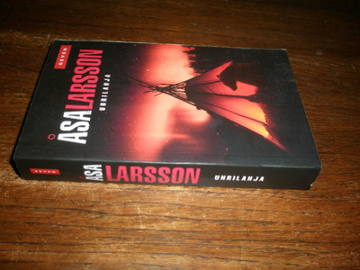 Larsson Åsa : Uhrilahja (pokkari)