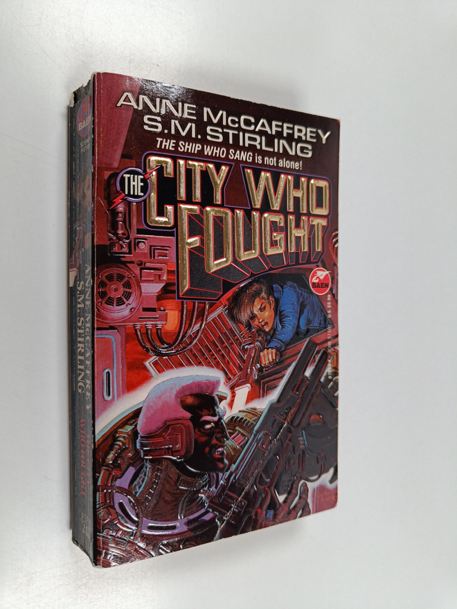 Anne McCaffrey ym. : The City Who Fought