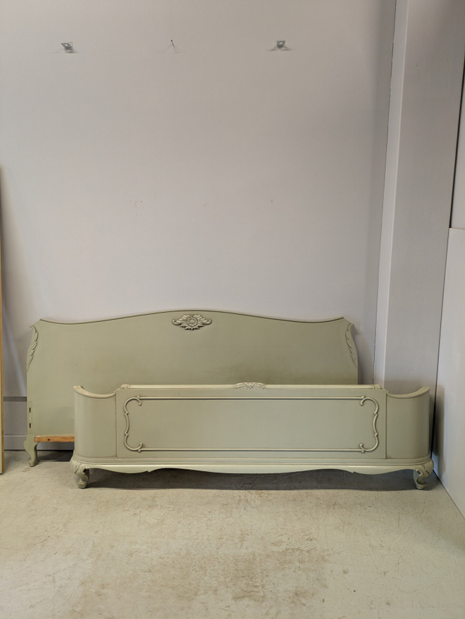 Suuri vintage Rokokoo parisänky