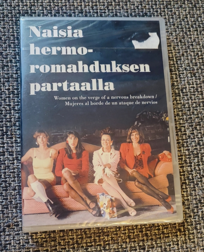 Naisia hermoromahduksen partaalla UUSI Almodovar