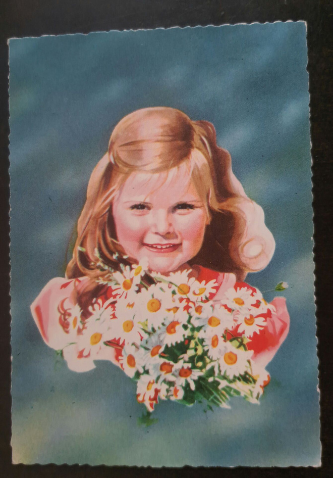 lapsi, tytöllä päivänkakkarakimppu, kulkenut 1962