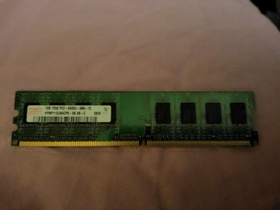 Hynix 1GB 1Rx8 PC2-5300U-555-12 muistikampa